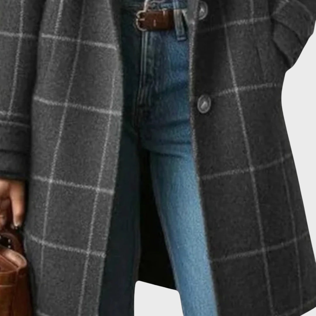 Palton clasic cu model în carouri