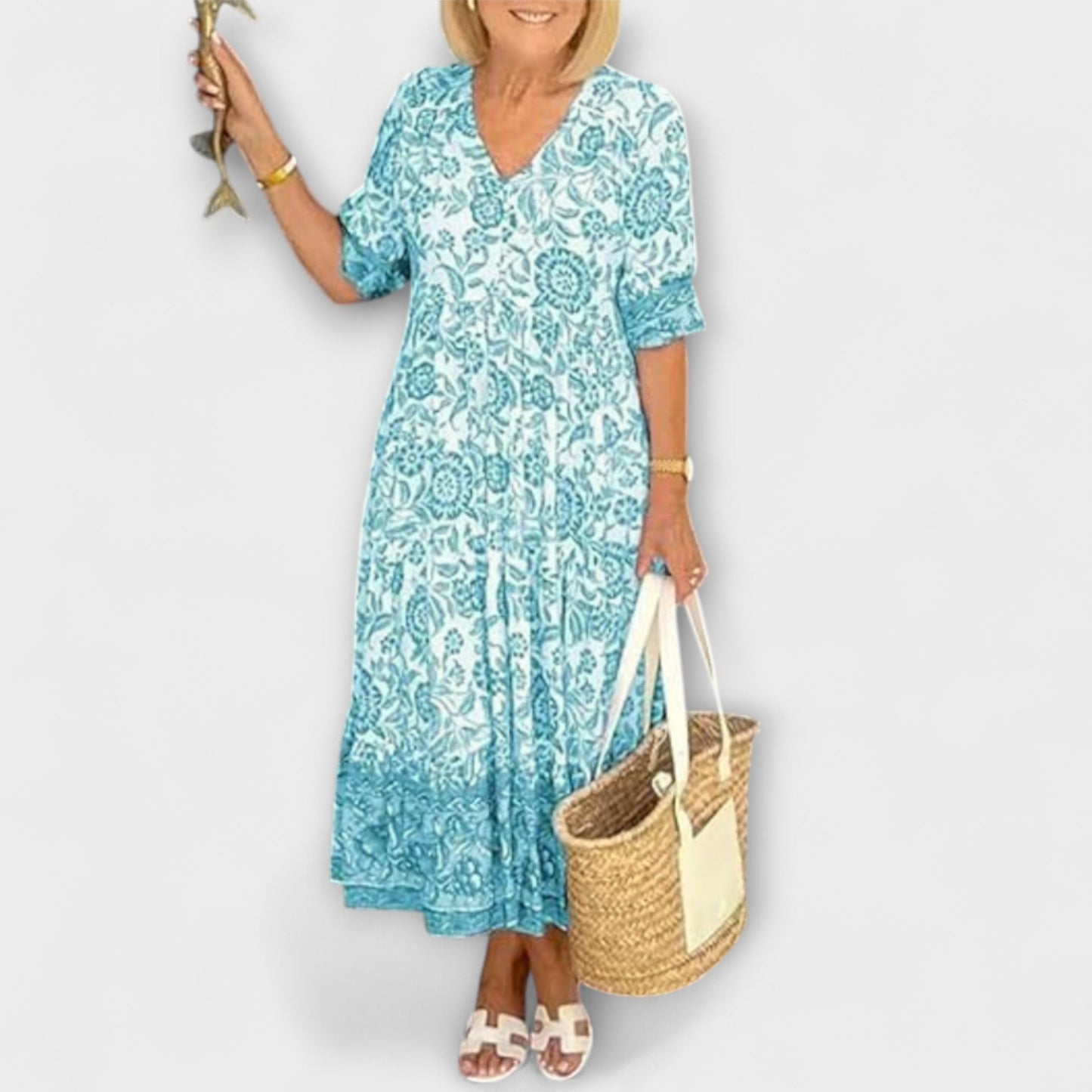 Rochie florală elegantă cu un design aerisit