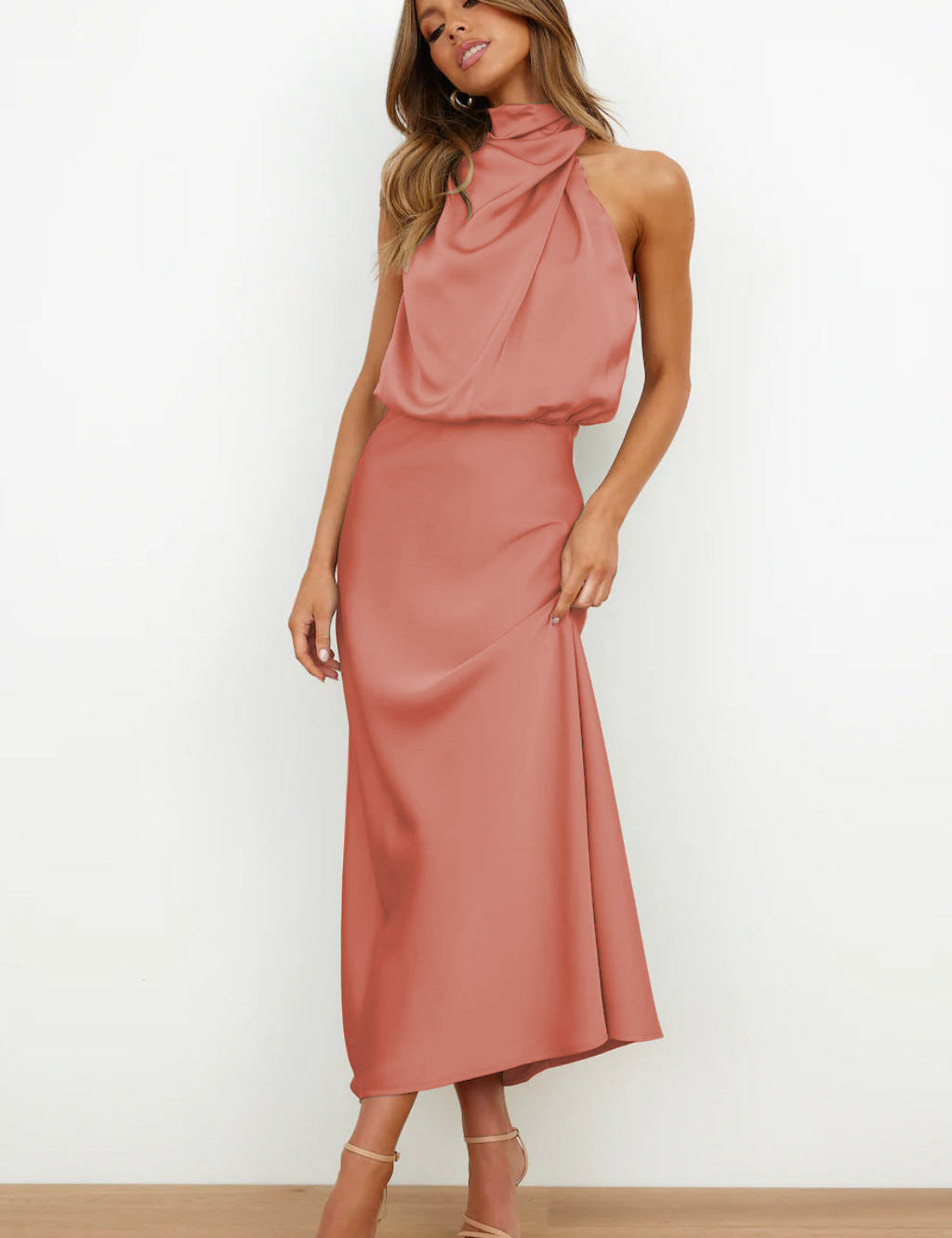 Tyra | Rochie elegantă de seară cu decolteu halter