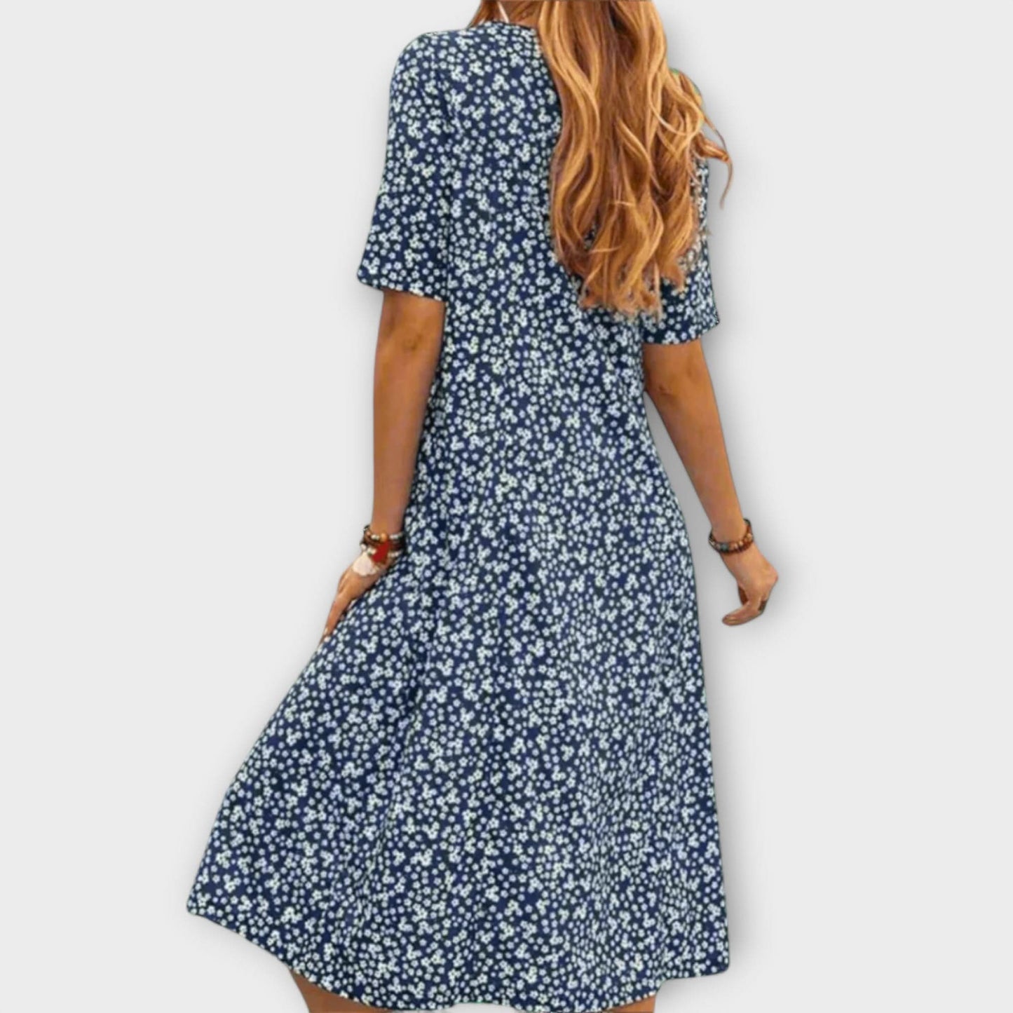 Rochie elegantă cu flori, fabricată dintr-un material premium