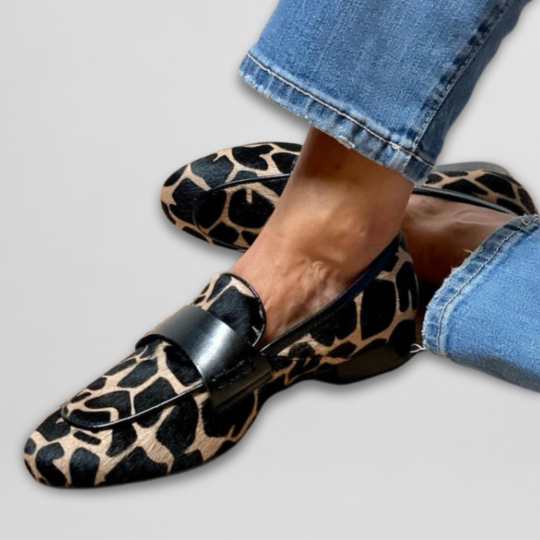 Mocasini Eleganți Magdaléna cu Model Animalier din Piele
