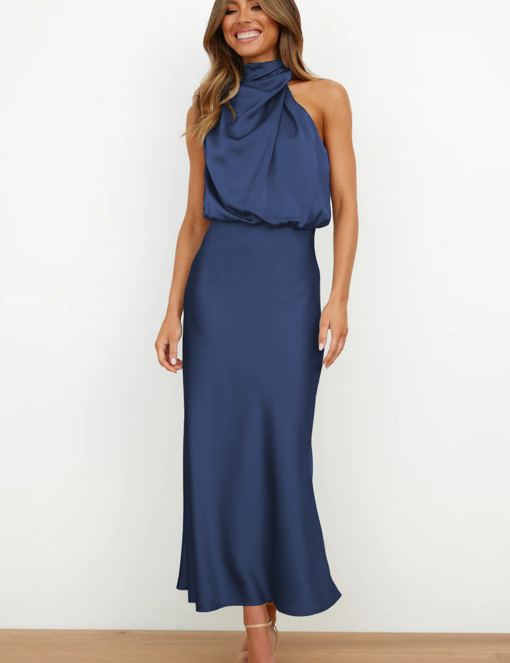 Tyra | Rochie elegantă de seară cu decolteu halter