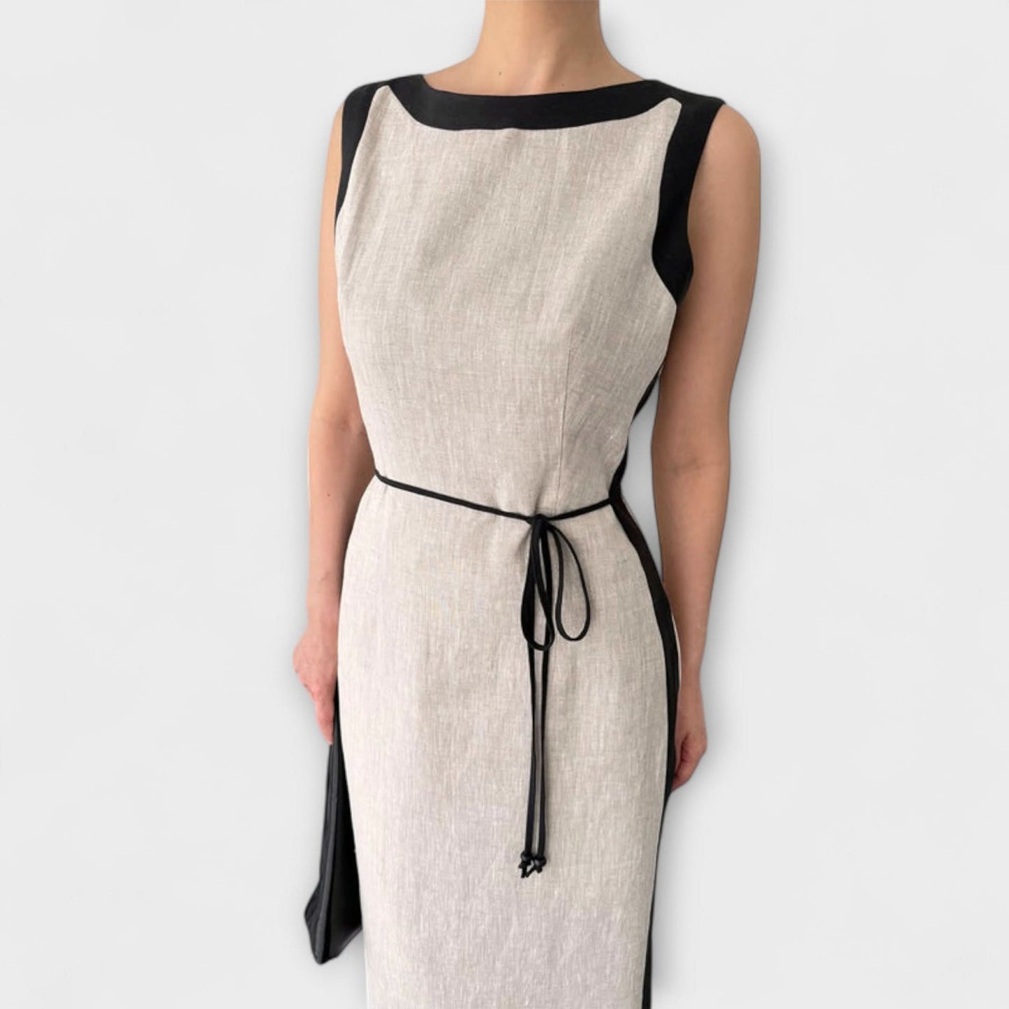 Rochie elegantă fără mâneci