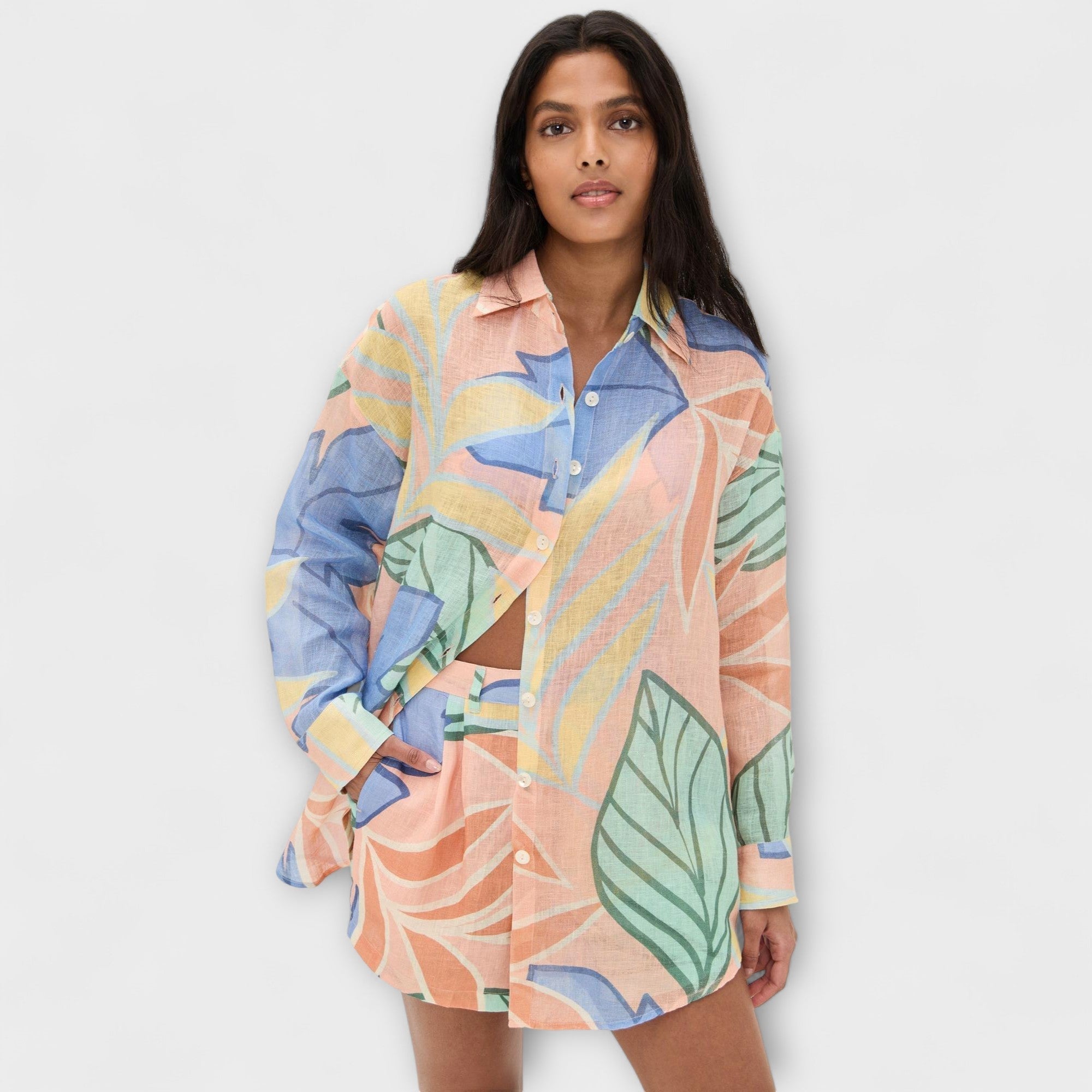 Set scurt cu imprimeu tropical de la Playa Boyfriend