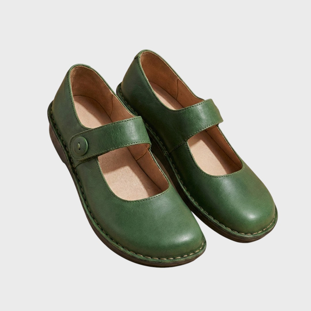 Pantofi din piele cusuti manual, într-un stil atemporal