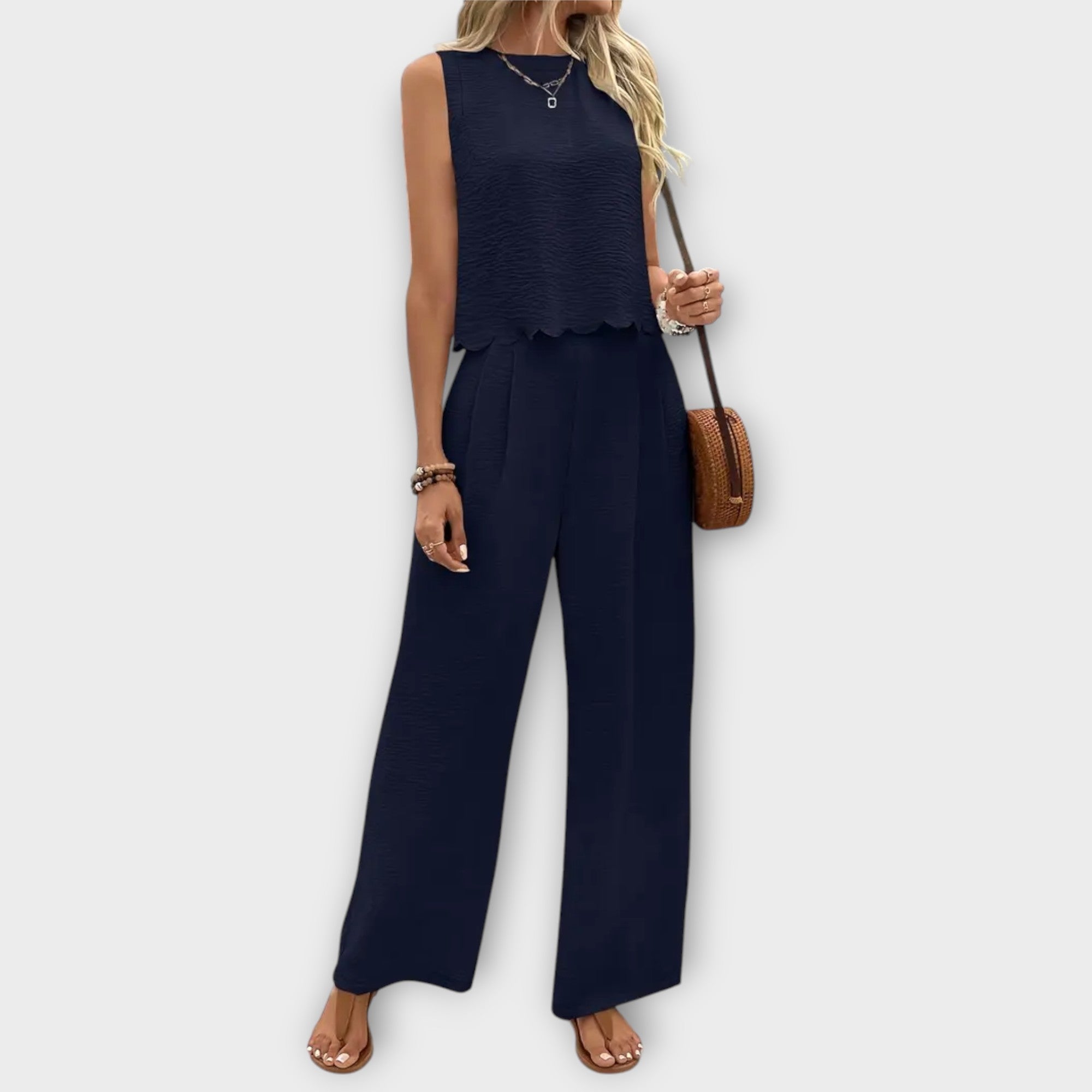 Vestă cu margine din petale de flori și pantaloni lungi