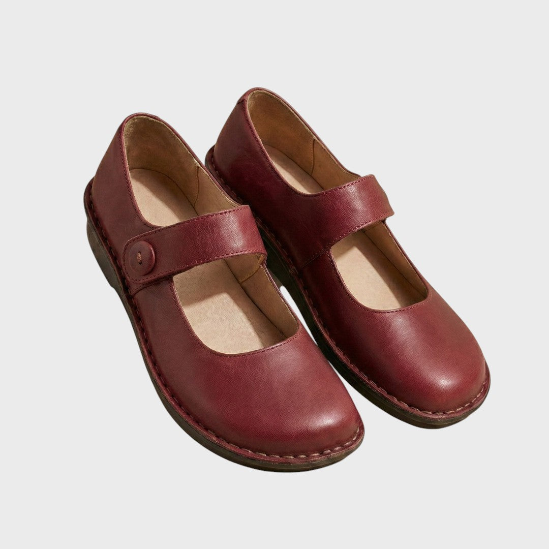 Pantofi din piele cusuti manual, într-un stil atemporal