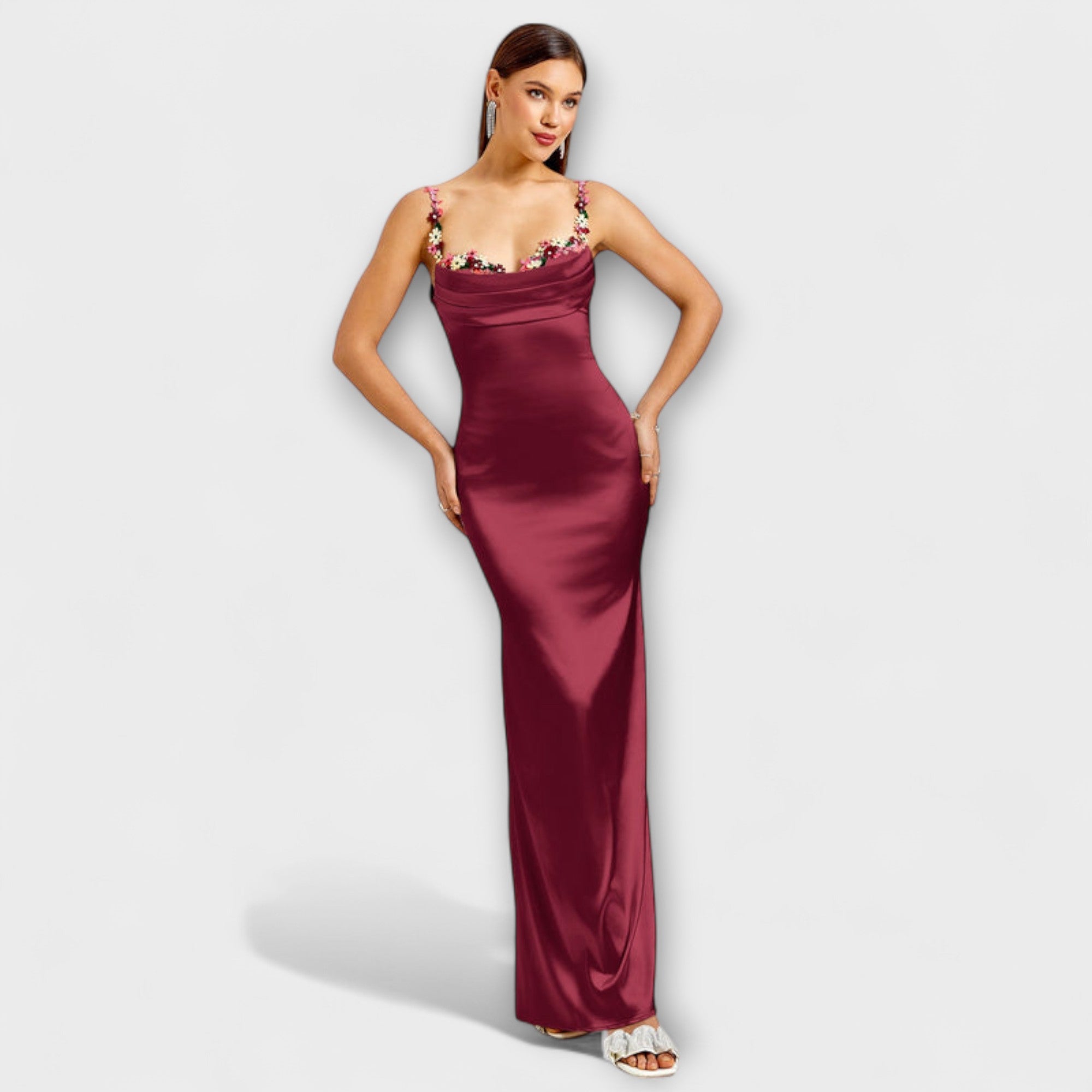 Rochie din satin decorată cu șireturi la spate