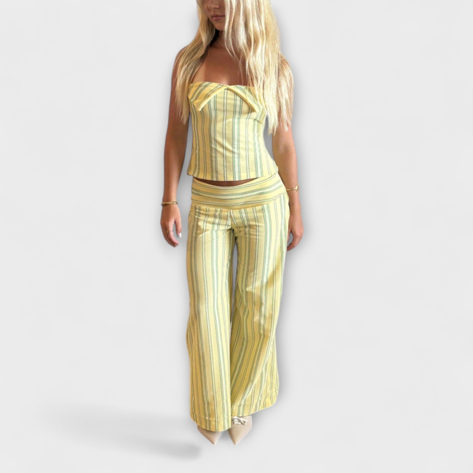 Compleu clasic cu pantaloni în dungi