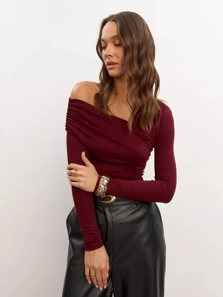 Top Clara Monroe cu un umăr