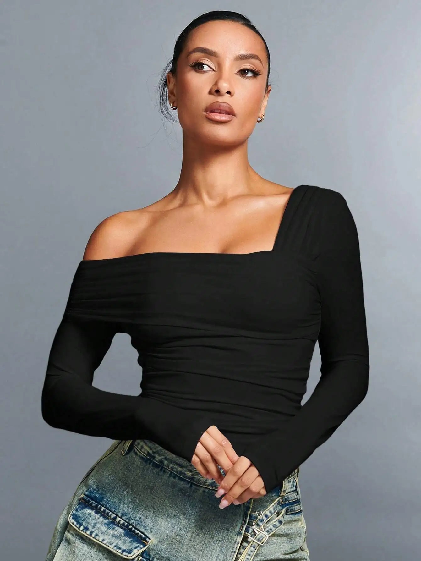 Top Clara Monroe cu un umăr