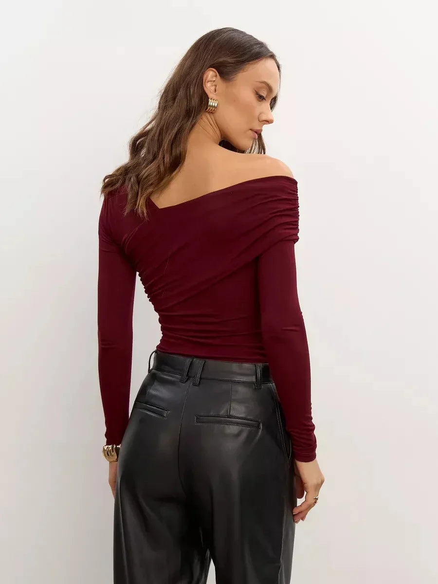 Top Clara Monroe cu un umăr
