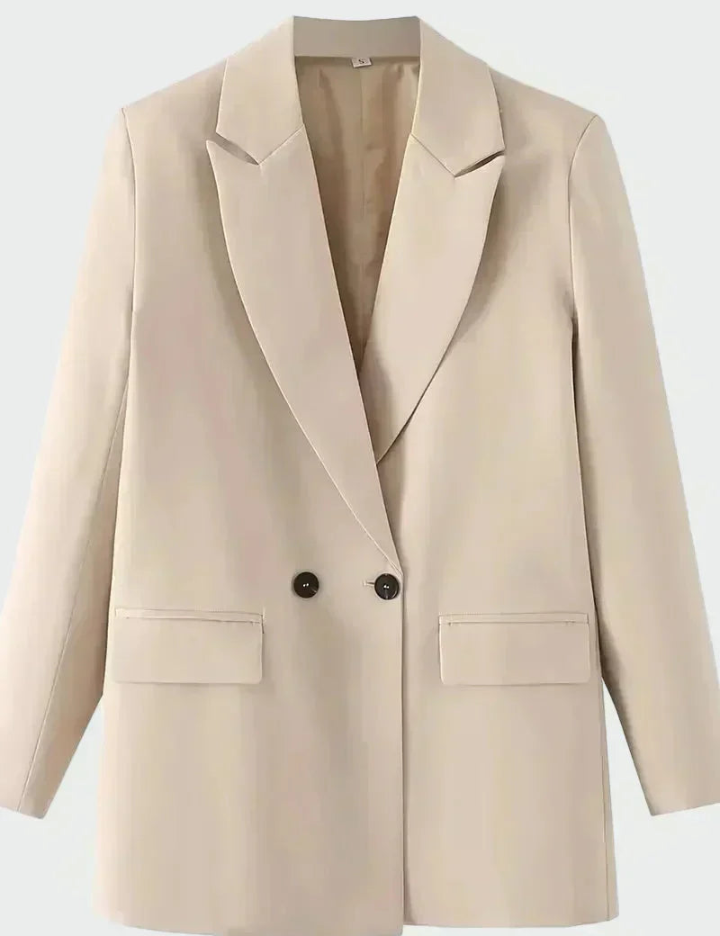 Sacou oversized cu croială modernă