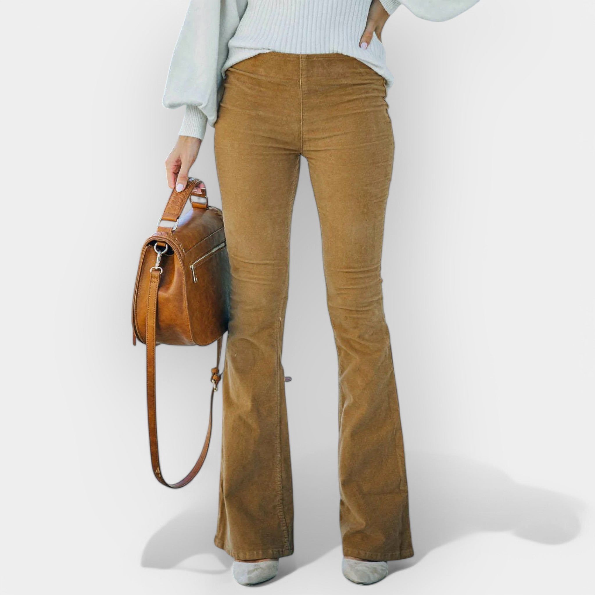 Pantaloni lungi cu pantaloni evazați