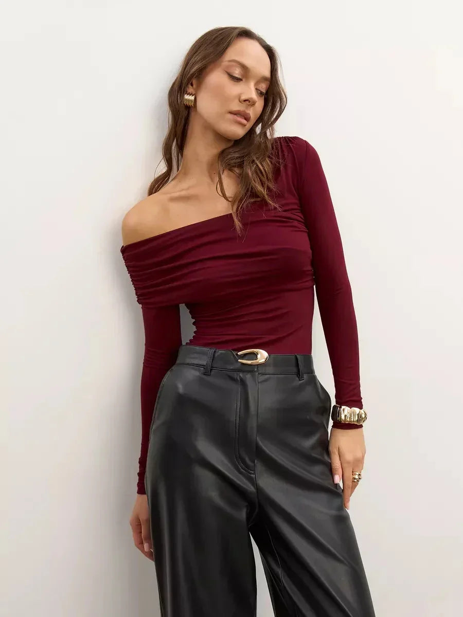 Top Clara Monroe cu un umăr