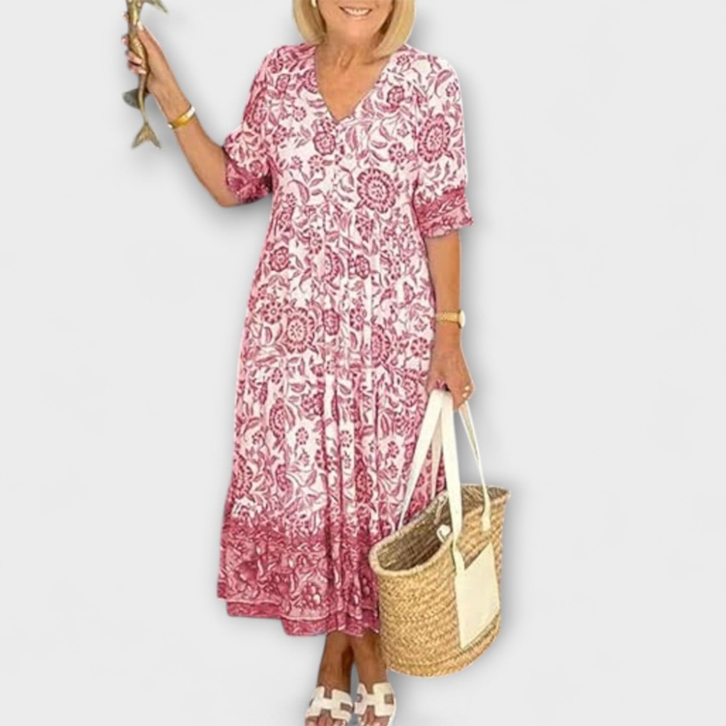 Rochie florală elegantă cu un design aerisit