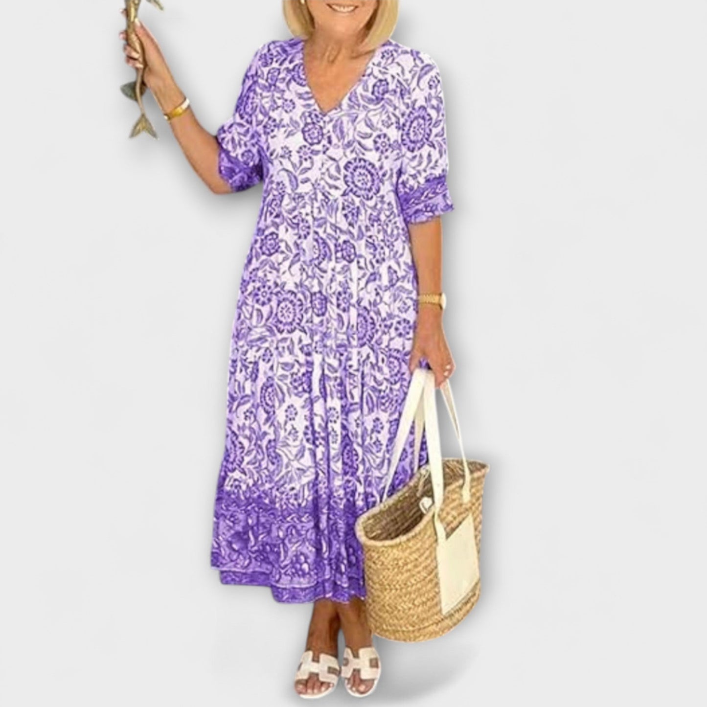 Rochie florală elegantă cu un design aerisit