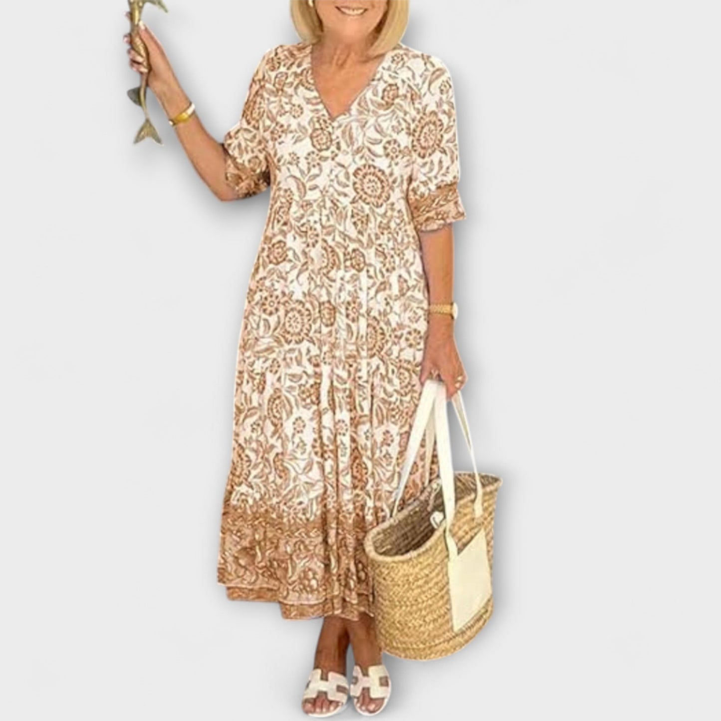 Rochie florală elegantă cu un design aerisit