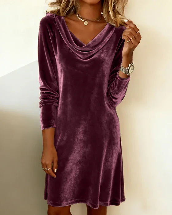 Serena – Rochie din catifea luxoasă, ușor fluidă