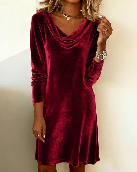 Serena – Rochie din catifea luxoasă, ușor fluidă