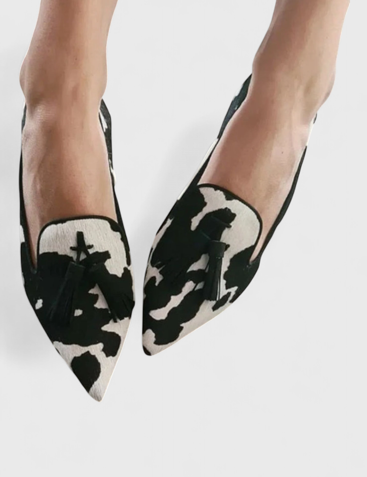 Mocasi eleganți cu vârf ascuțit și design bicromat