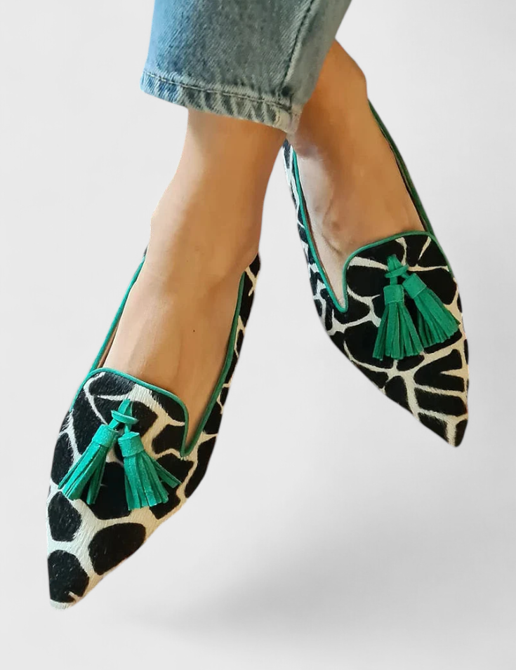 Mocasi eleganți cu vârf ascuțit și design bicromat